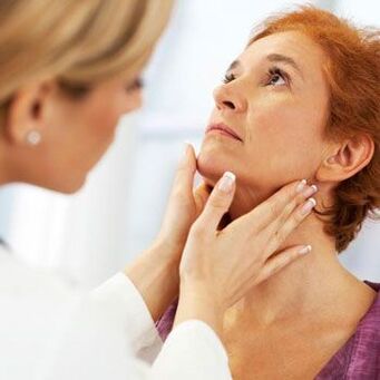 Patient with pain in the anterior region of the neck